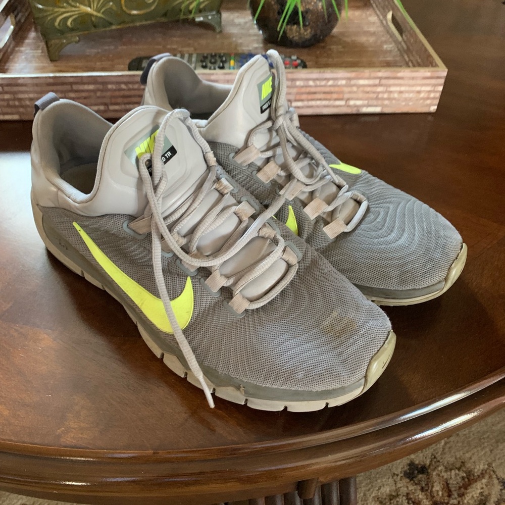 Men’s Nike shoes